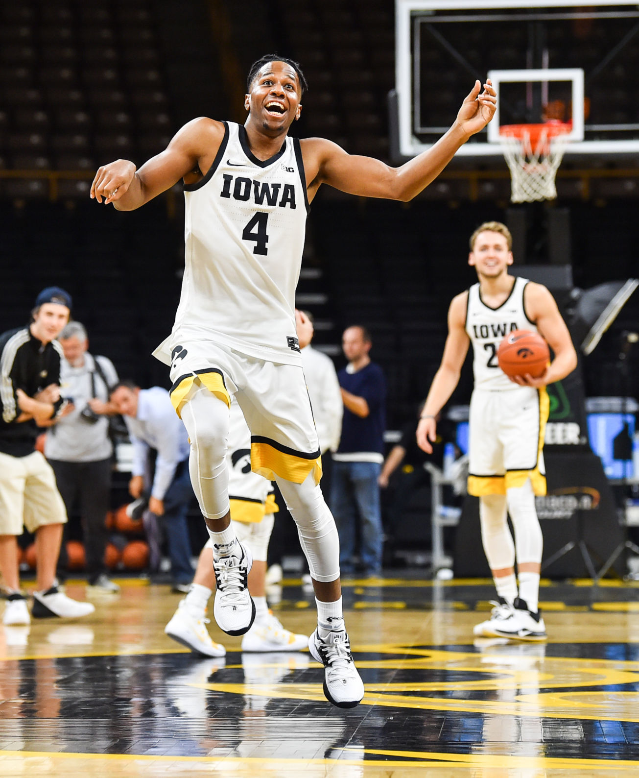 100919-qct-spt-iowa-hoops-media-066a.JPG